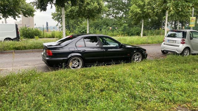 BMW E39 528i M-Paket