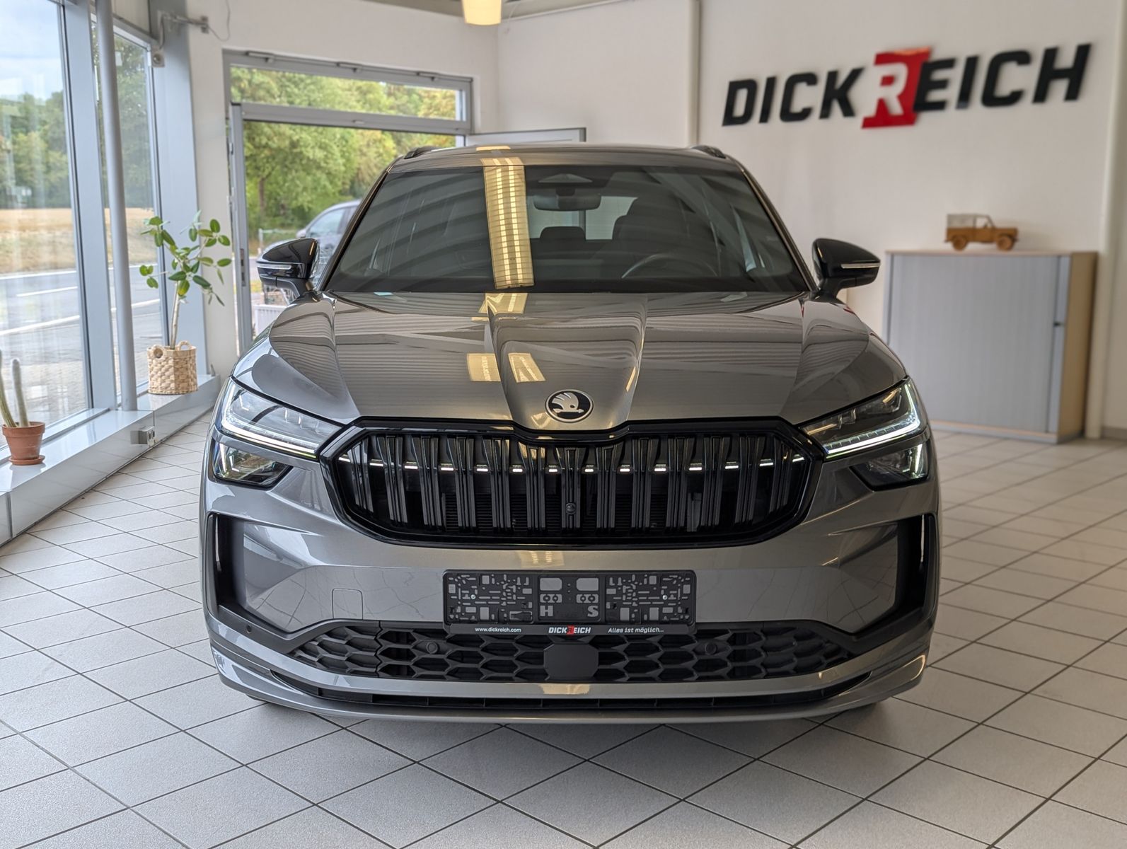 Fahrzeugabbildung SKODA Kodiaq 2.0 TDI Sportline 7-Sitze ACC Memory 20"