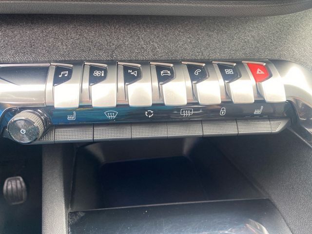 3008 1.2 Allure KLIMA PDC SHZ RÜCKFAHRKAMERA