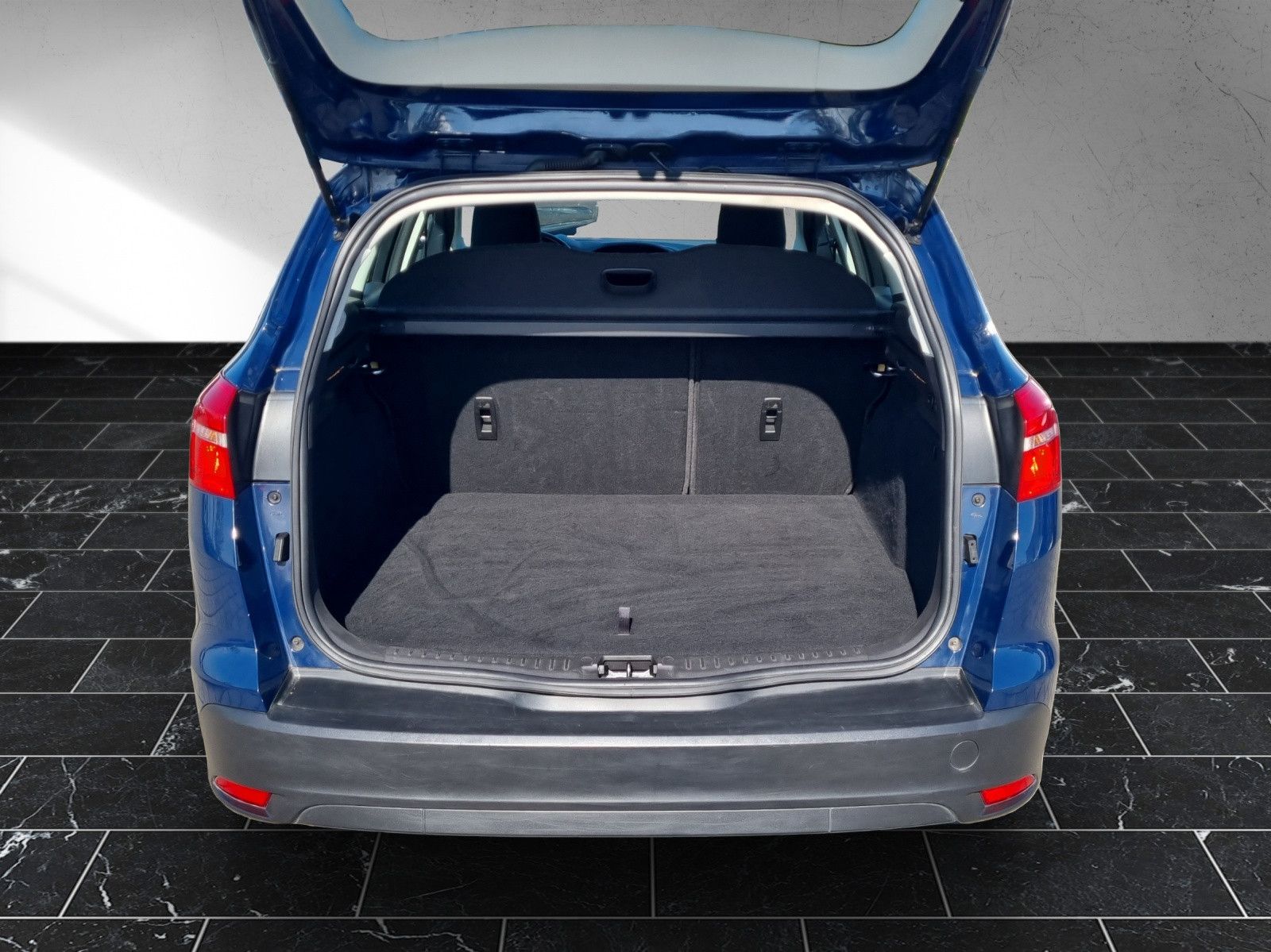 Fahrzeugabbildung Ford Focus Turnier Trend 1,0 Klima el. FH