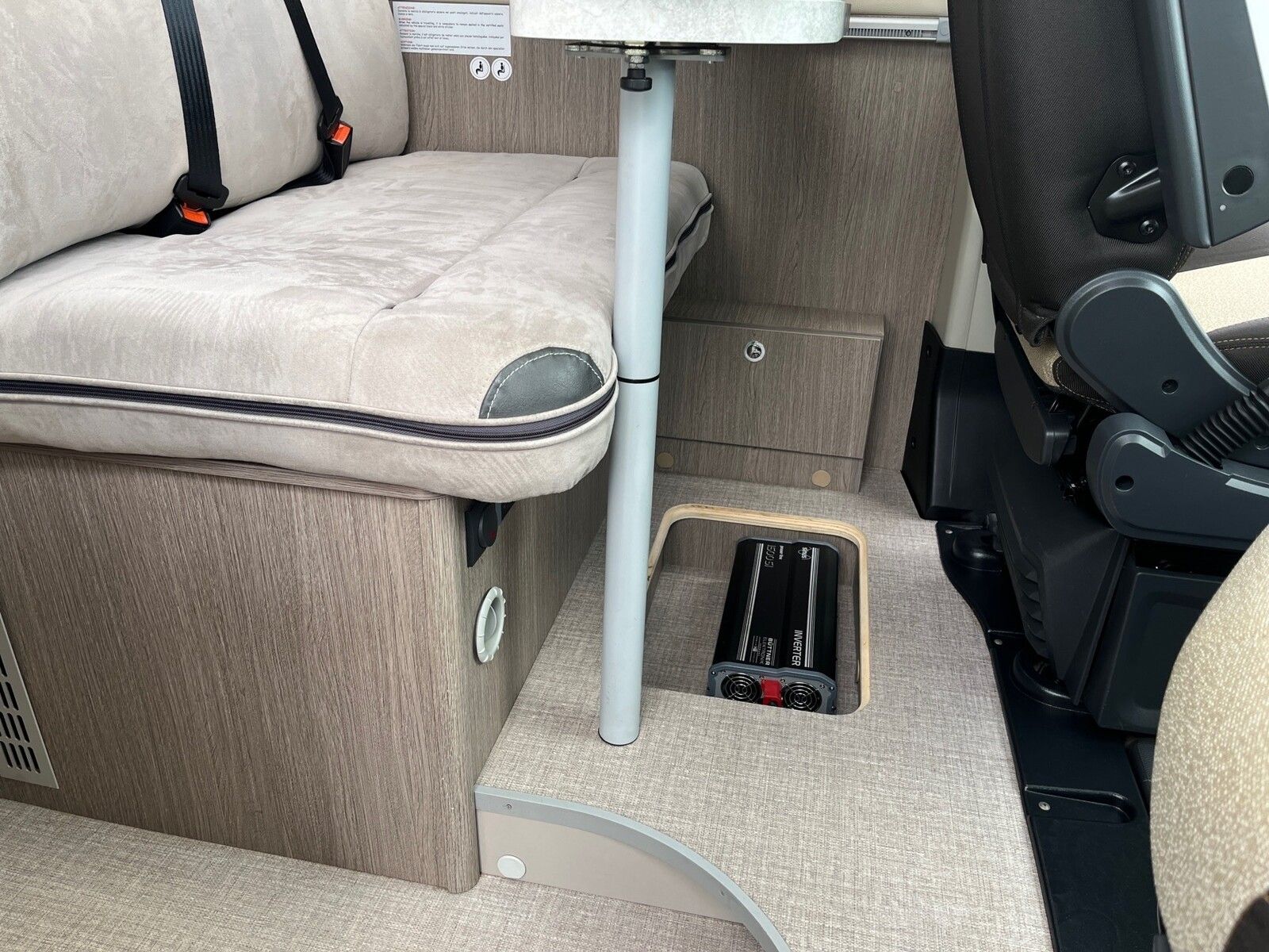 Fahrzeugabbildung Chausson Van Sport Line V697 Automatik AHK Wechselrichter