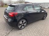 Mercedes-Benz A 180 -Automatik,Rückfahrkamera,LED,PTS - Mercedes-Benz A 180 von privat