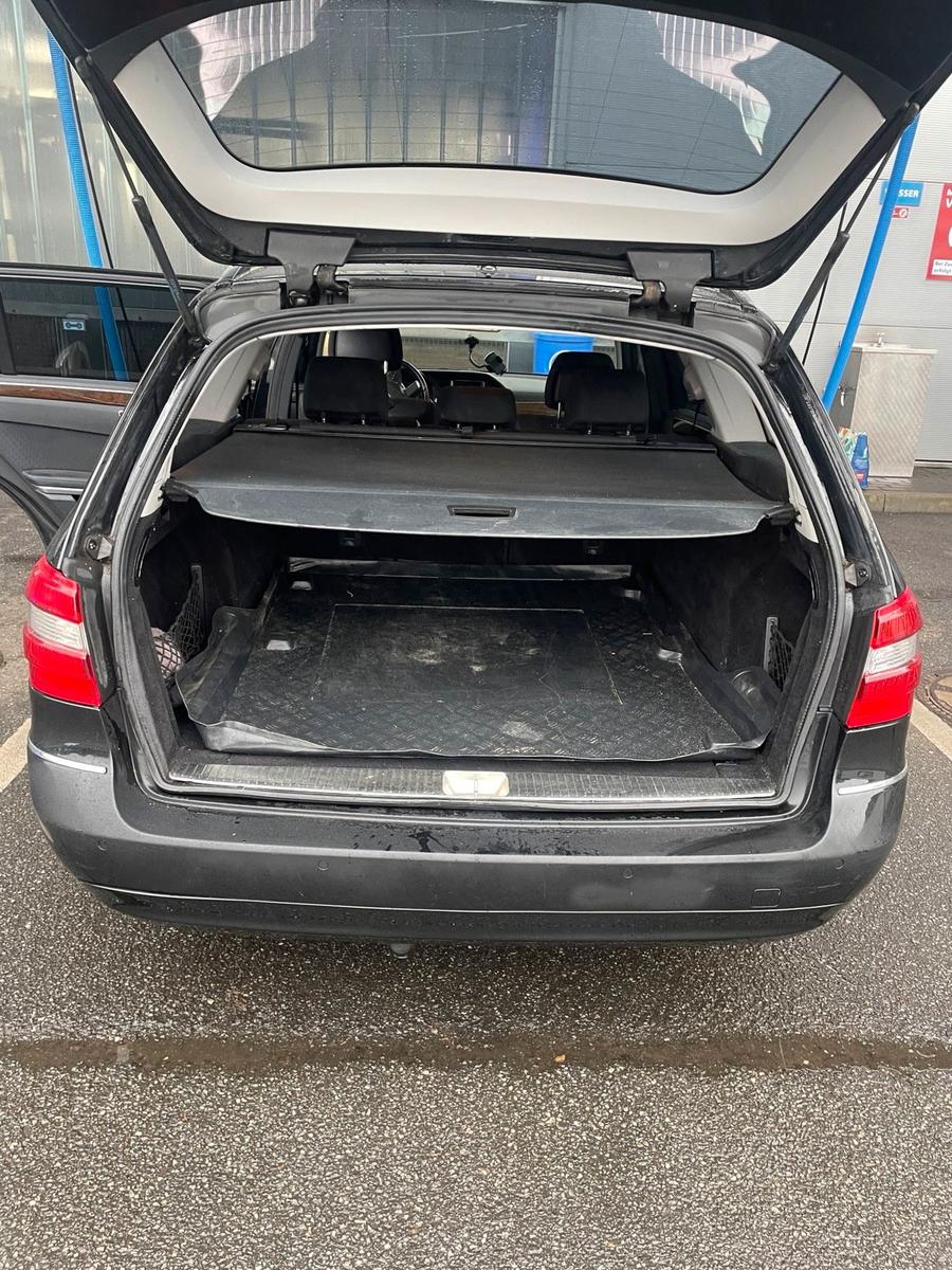 Mercedes-Benz E200 2009 — engine 136 HP (100kW)