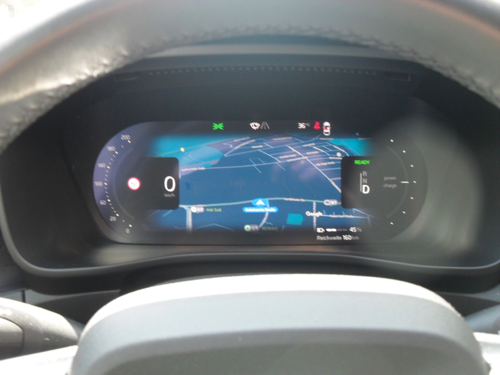 Fahrzeugabbildung Volvo XC 40 Plus Recharge Pure Electric 2WD |AHK | LED
