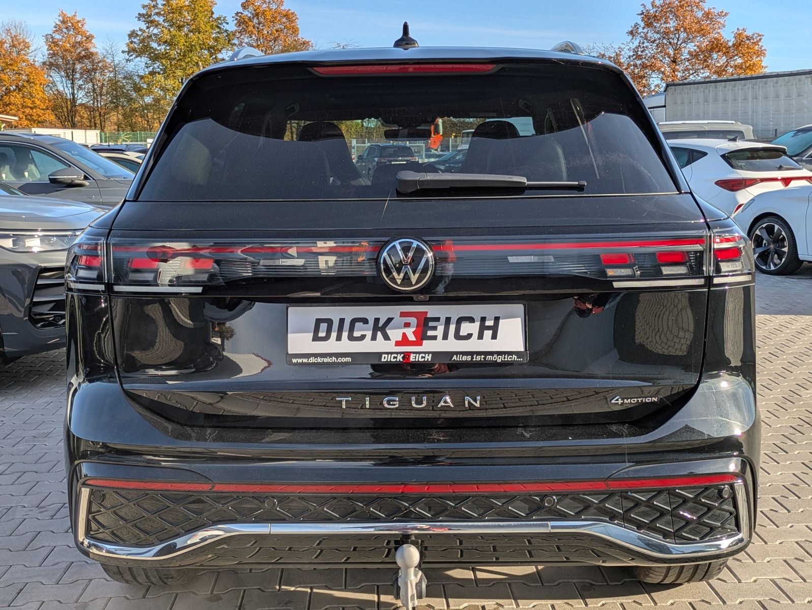 Fahrzeugabbildung Volkswagen Tiguan 2.0 TDI 4M R-Line PANO*H&K*AHK*MATRIX*20"