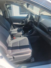 Toyota Yaris - 10