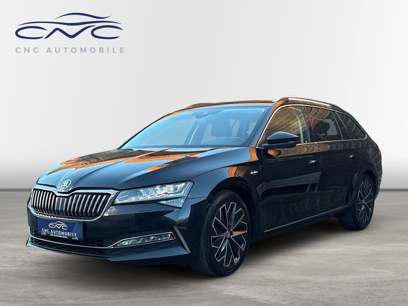 Skoda Superb Combi Laurin & Klement AHK/StHz/360