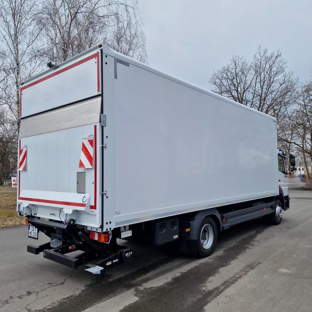 Fahrzeugabbildung Mercedes-Benz Atego 1224 L Koffer mit Ladebordwand