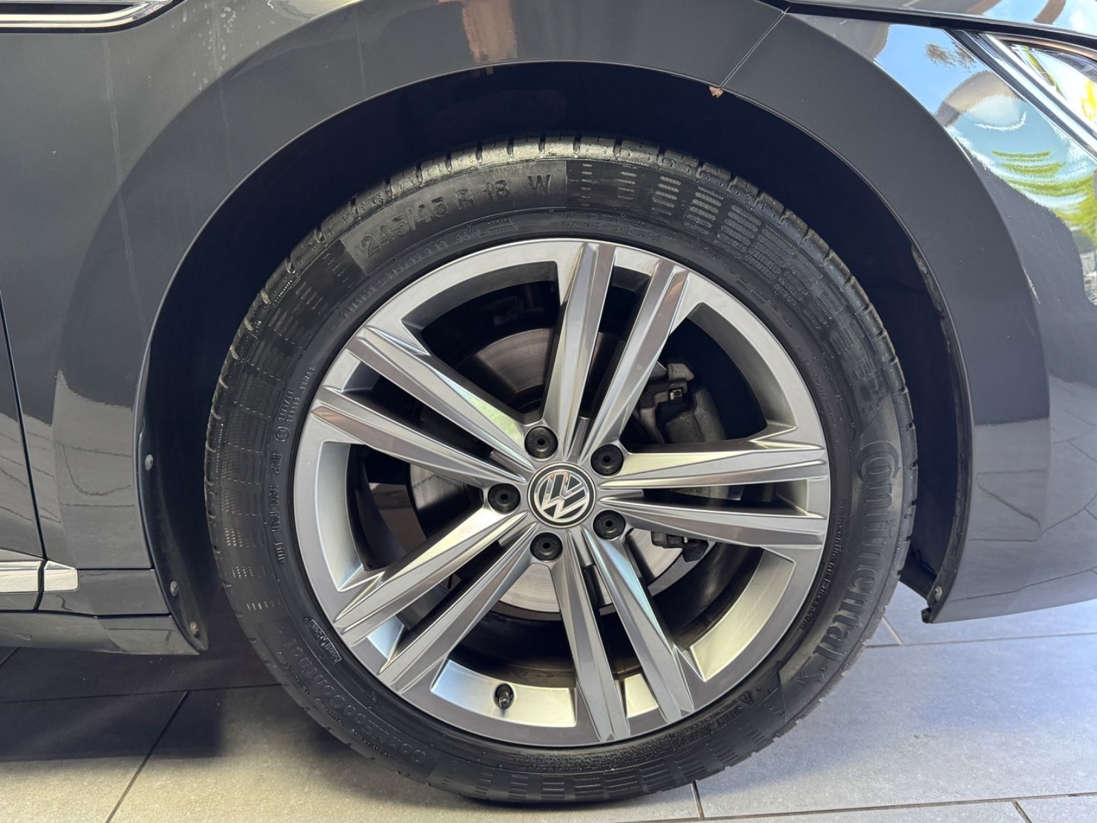 Fahrzeugabbildung Volkswagen Arteon R-Line|DSG|NAVI|ACC|DIGI-TACHO|1.HAND