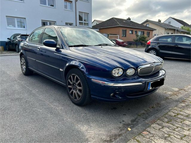 Jaguar X Type 2.5 V6 ALLRAD LEDER AUTOMATI...