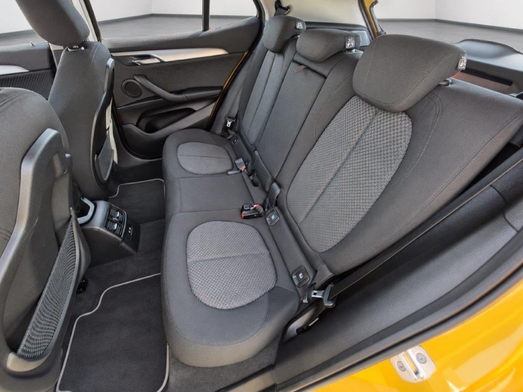 BMW X2 sDrive18i Aut. Advantage Driving Assistant – Bild 20