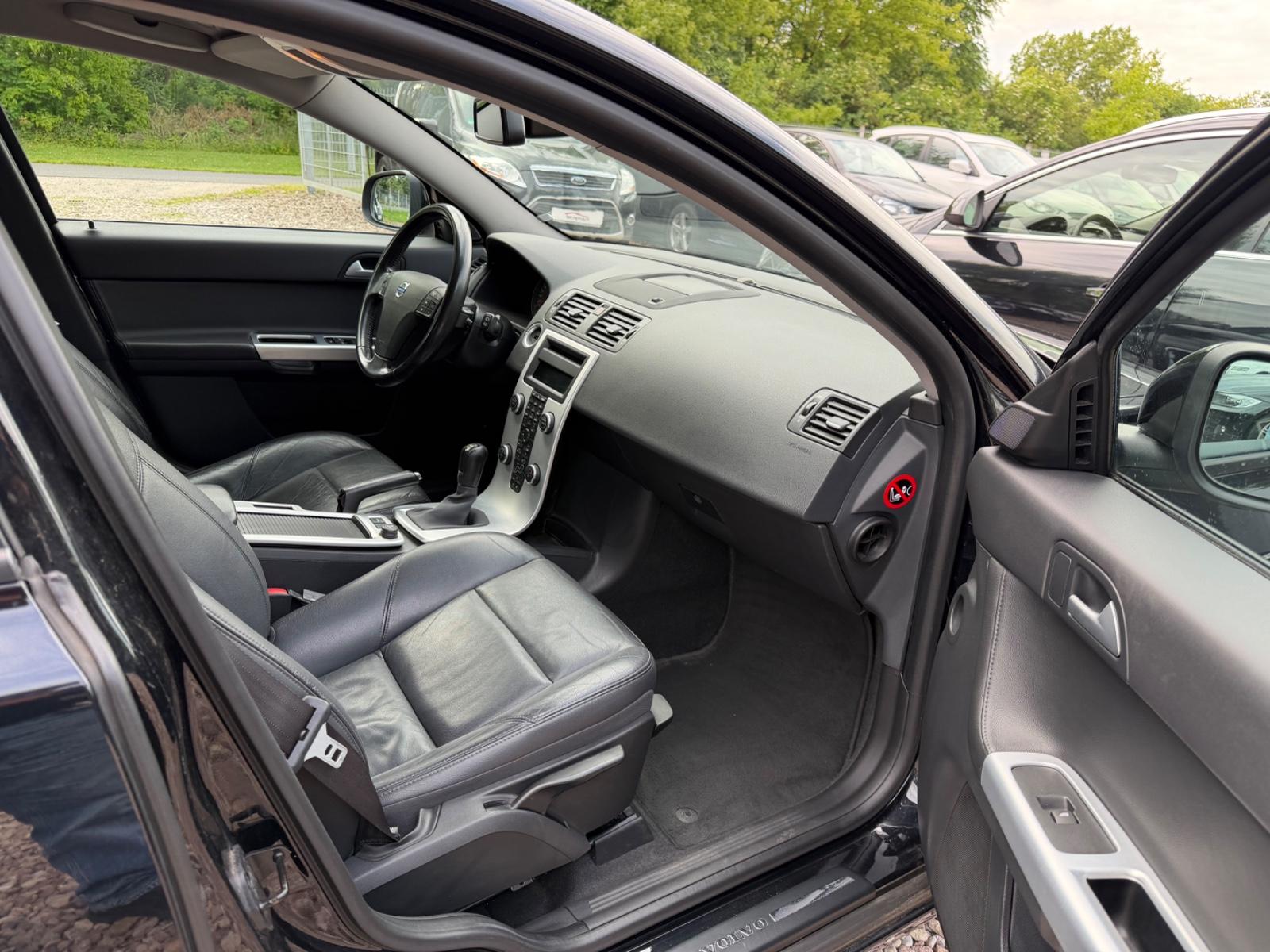 Volvo V50 2010 — photo 10