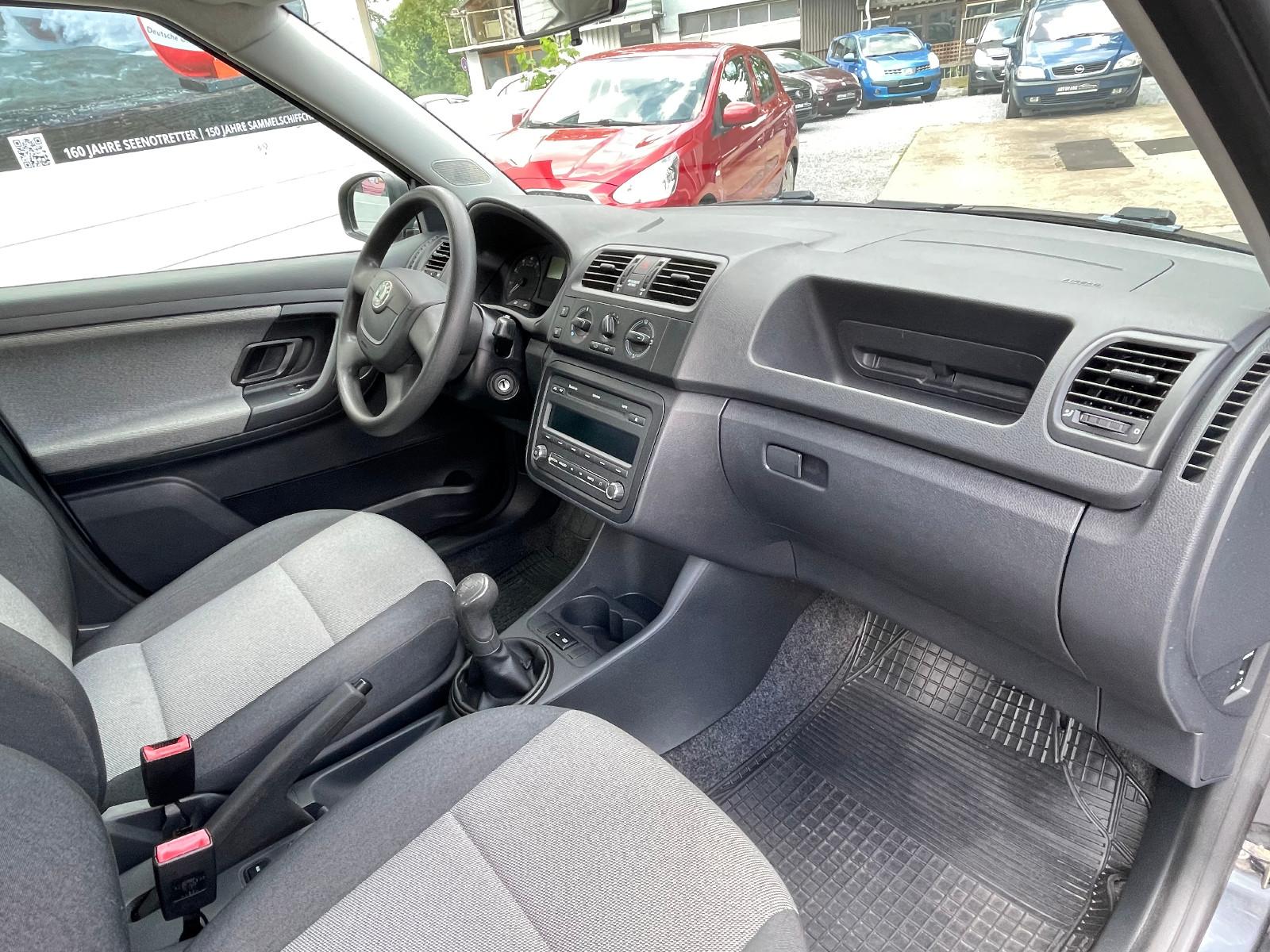 Skoda Fabia 2011 — photo 13