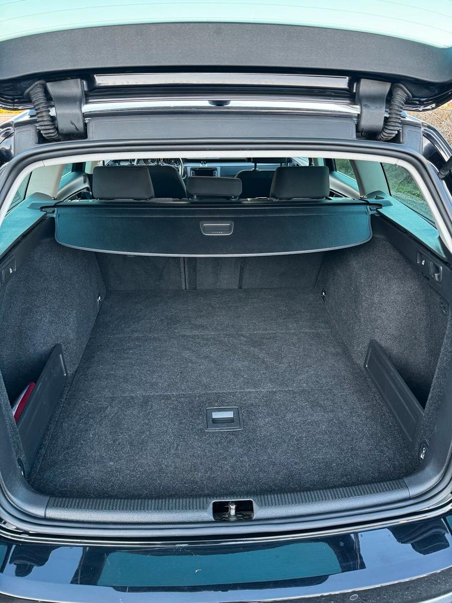 Volkswagen Passat 2012 — photo 8
