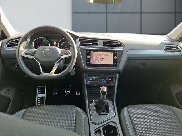 Tiguan 1.5 TSI Active *LED*AHK*NAVI*PANO*STANDH*