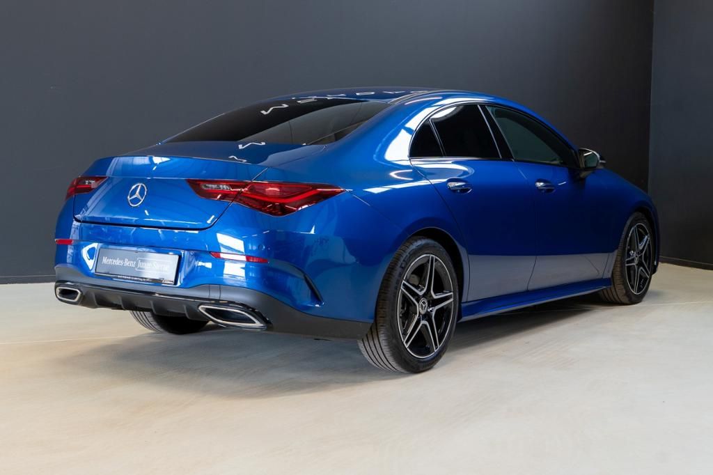 Mercedes-Benz CLA 220 4MATIC Coupé foto 3