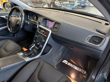 Volvo V60 Kombi Linje Business *Navi*Klima*AHK*Xenon*