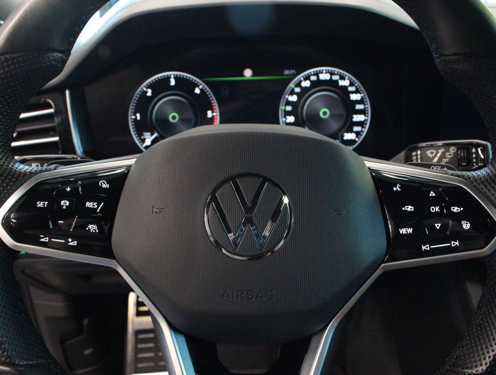 Fahrzeugabbildung Volkswagen Touareg 4.0 V8 TDI  4M  R-Line*PNRM*AHK*HUD*Voll