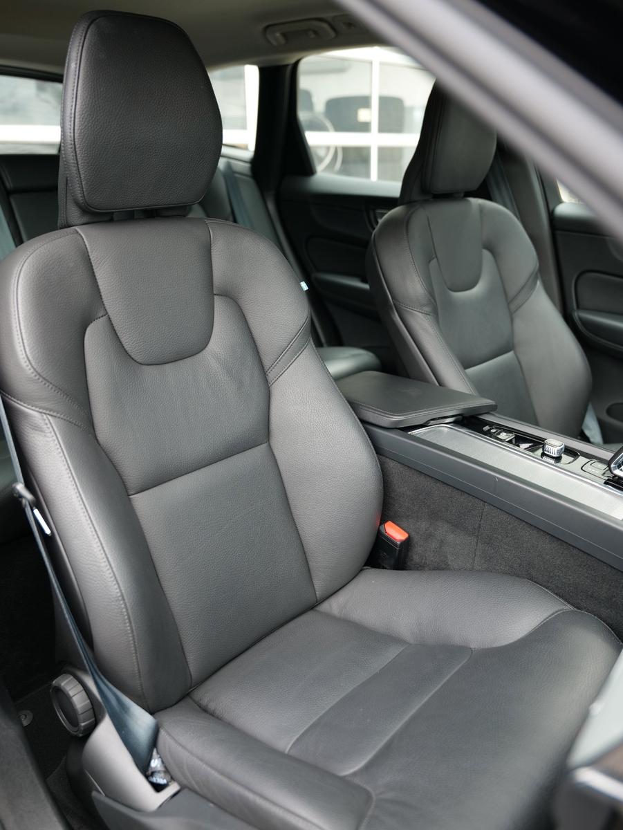Volvo XC60 B5 Core AWD LEDER+NAVI+4xSHZ+CAM+KEYLESS, миниатюра 18