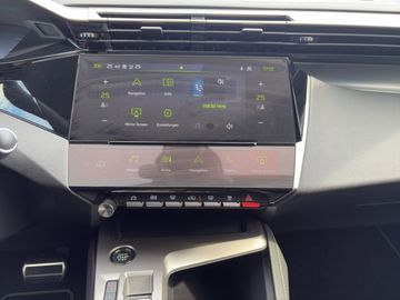 Peugeot 408 GT HYBRID 145 e-DSC6 360Kam.+Navi+Klima+ACC