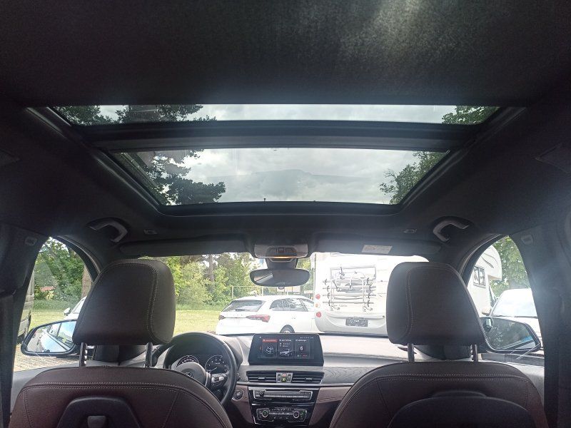 Fahrzeugabbildung BMW X1  xDrive25e  Sport Line