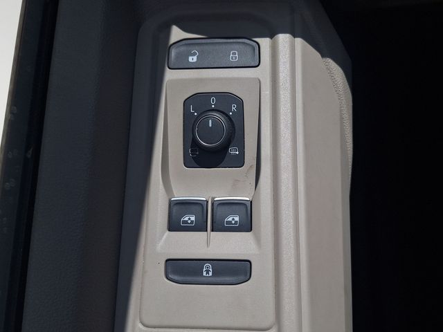 T7 Multivan Life 2.0 TSI DSG Navigation, LED, Te