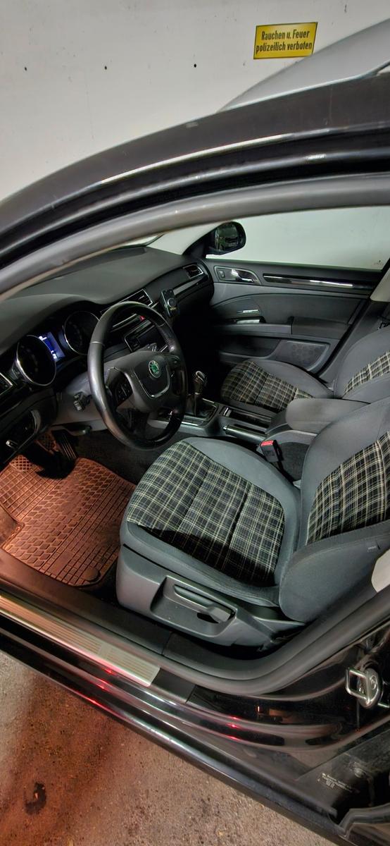 Skoda Superb 2012 — photo 5