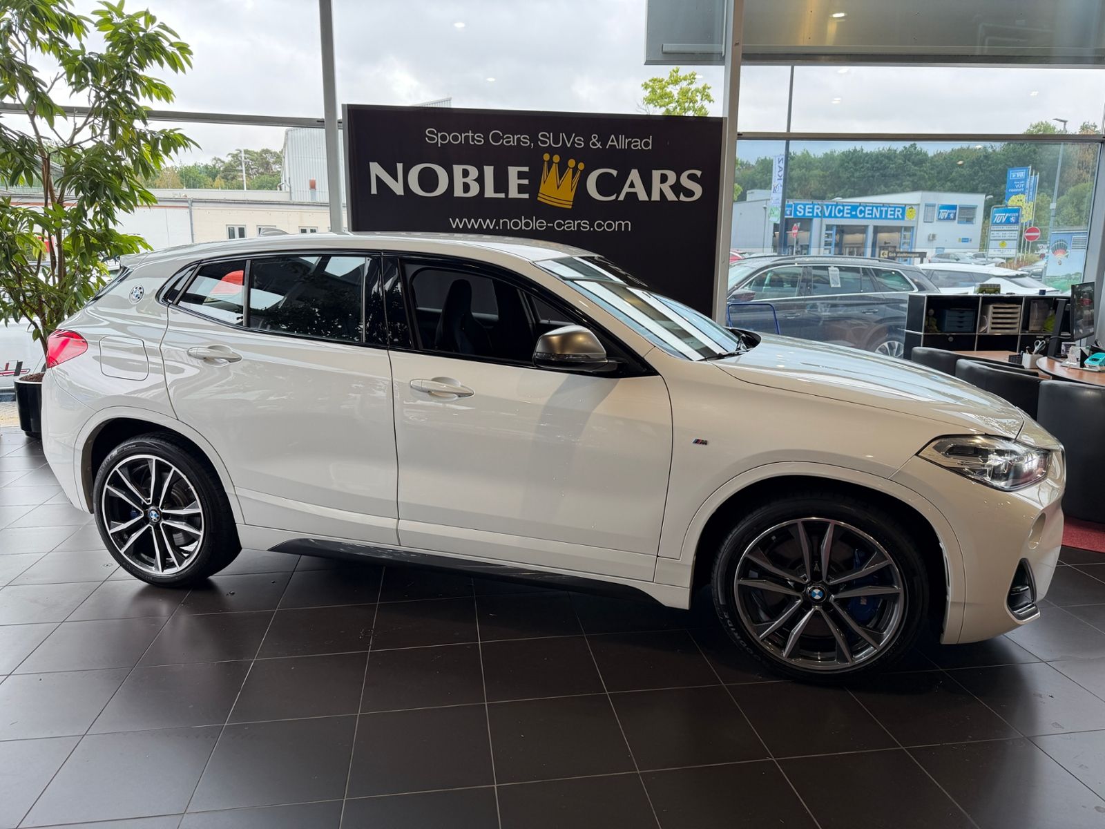 Fahrzeugabbildung BMW X2 M35 i xDrive HUD LED NAV