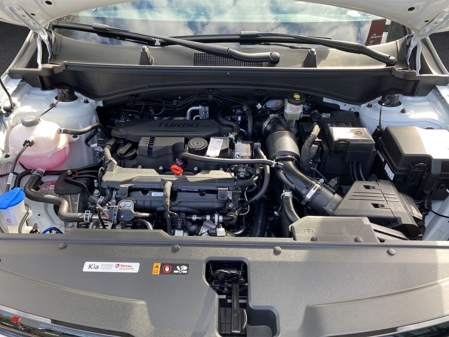 Fahrzeugabbildung Kia Sportage GT-Line 4WD 1.6 T-GDI Mild-Hybrid EU6e