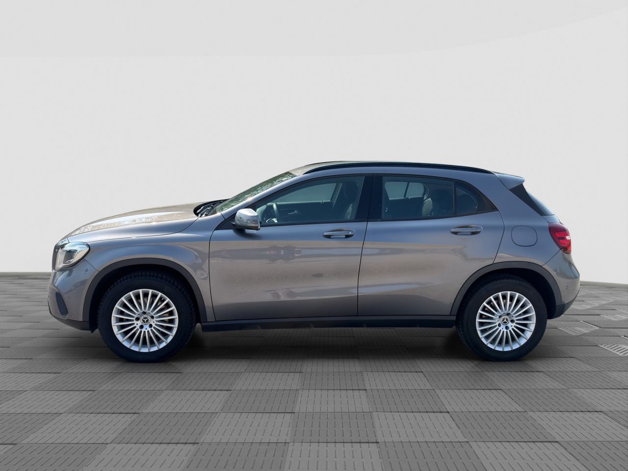 Mercedes-Benz MERCEDES Classe GLA (X156) GLA 200 d Automatic B imagem 2