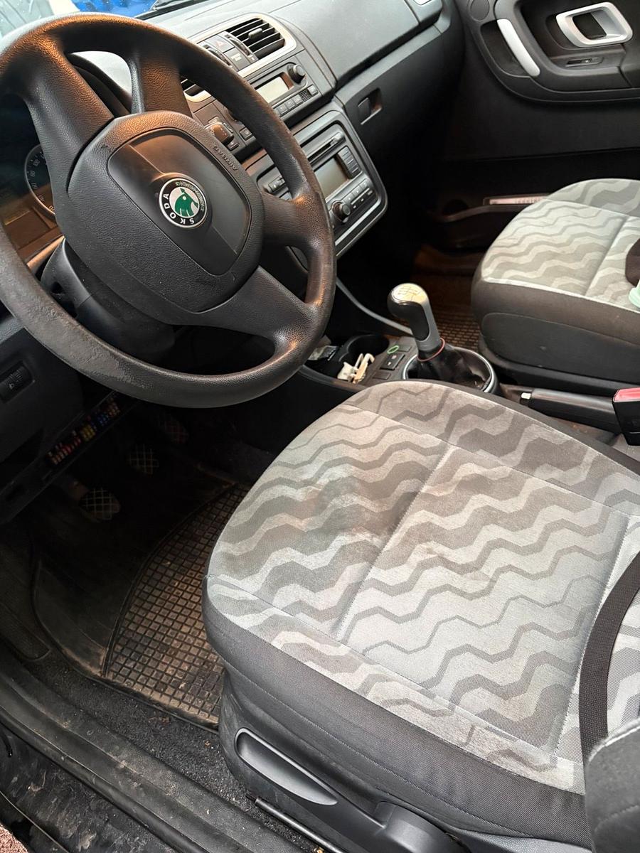 Skoda Fabia 2009 — interior