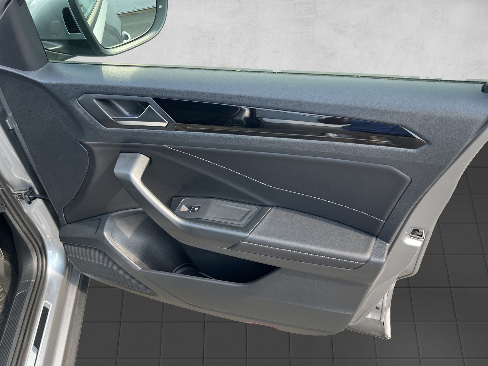 T-Roc R-Line 1.5 TSI DSG Standhzg.