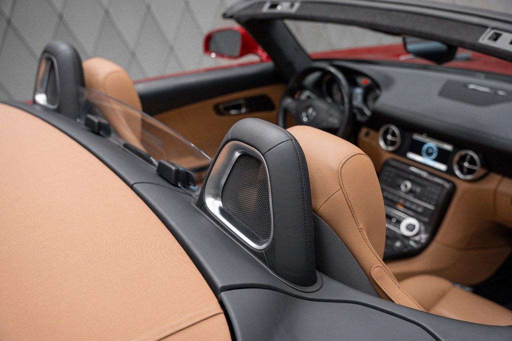 SLS AMG 6.2 V8 Roadster RED/BROWN CARBON - Bild 16