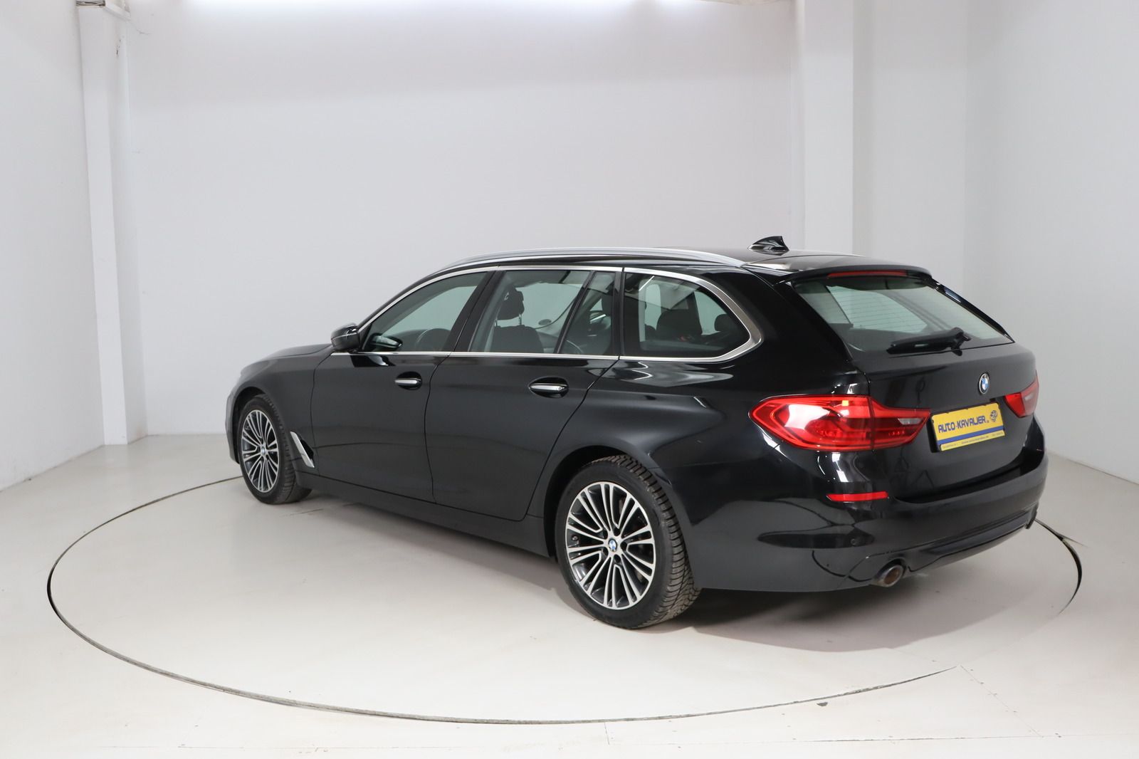 Fahrzeugabbildung BMW 530 d xDrive Sport Line * LED * HUD * Touring