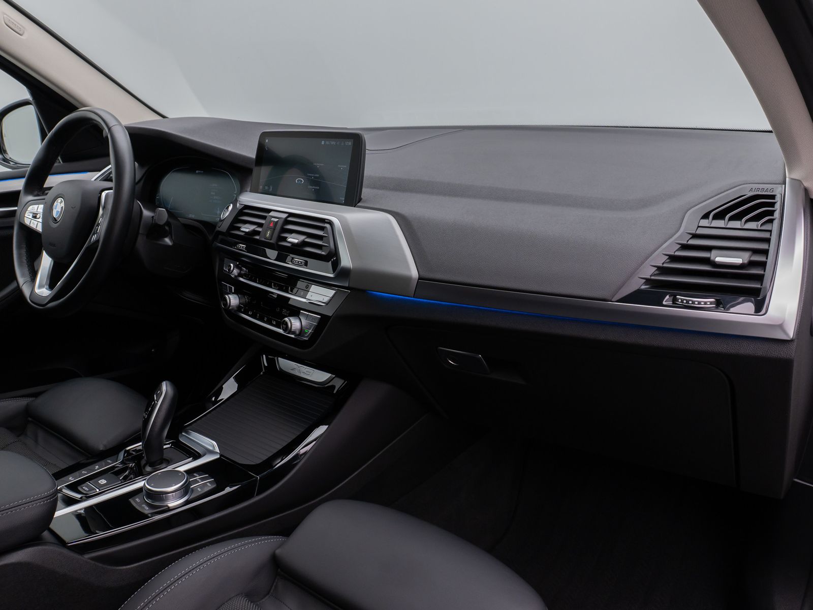 Fahrzeugabbildung BMW X3 xD30e xLine Panorama 360°HUD DAB HiFi Komfort