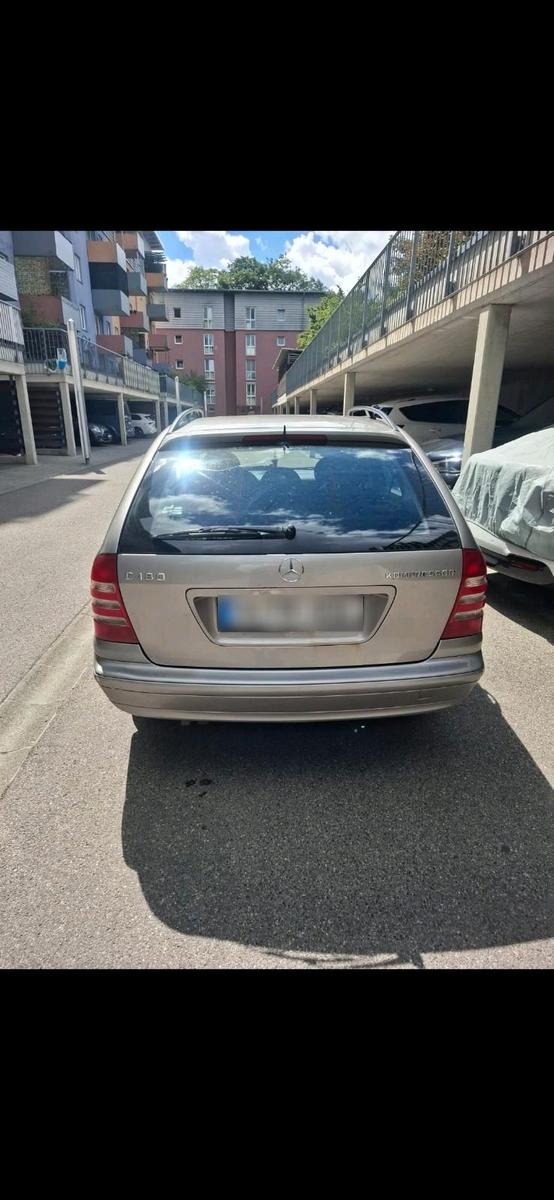 Mercedes-Benz C180 2004 — rear view