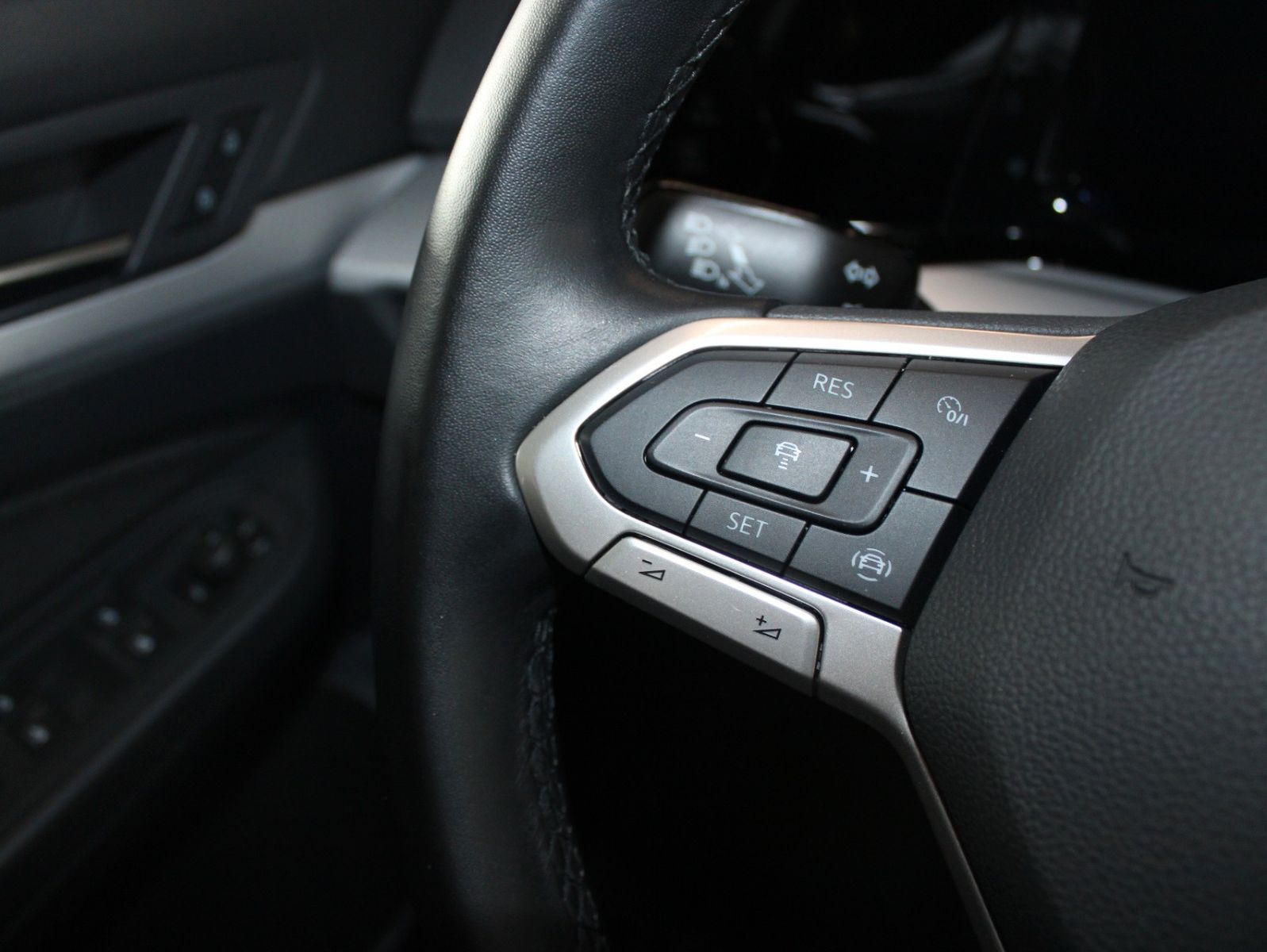 Fahrzeugabbildung Volkswagen Golf 1.0 TSI OPF LED PDC Allwetter WinterPaket