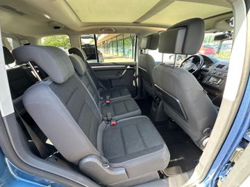 Volkswagen Touran - 11