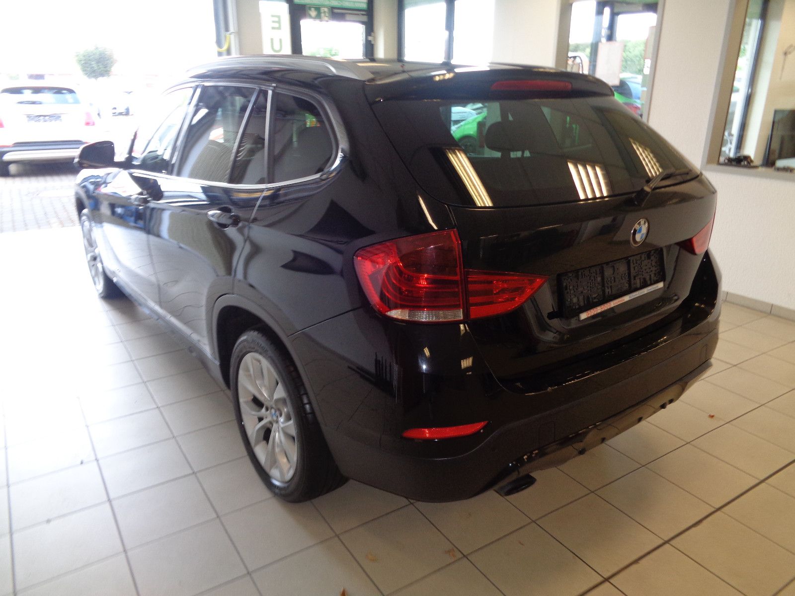 Fahrzeugabbildung BMW X1 xDrive 20d / BI-XENON / AHK /