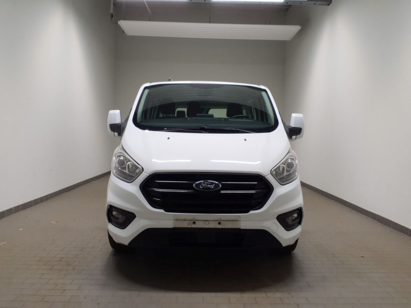 Fahrzeugabbildung Ford Transit Custom Kombi 340 L1 Trend 2.0 TDCi EU6d-