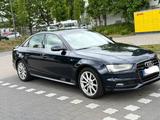 Audi A4 2.0 TFSI multitronic S line S line - Audi A4 mit Benzin-Antrieb: Multitronic