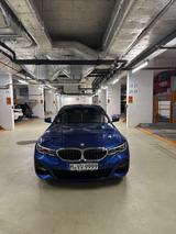 BMW 330i M Sport Automatic (Apple CarPlay/H&K Sound) - BMW 330 Gebrauchtwagen in München