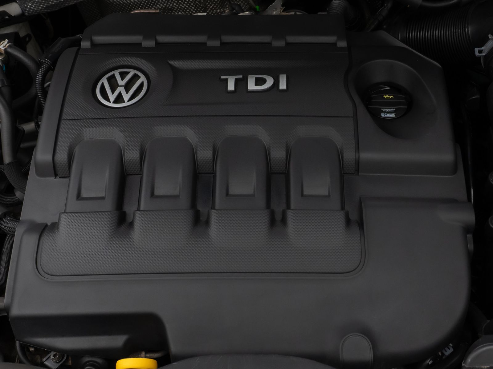 Fahrzeugabbildung Volkswagen Tiguan R-Line Xenon DAB Sitzhzg. AHK 8FACH