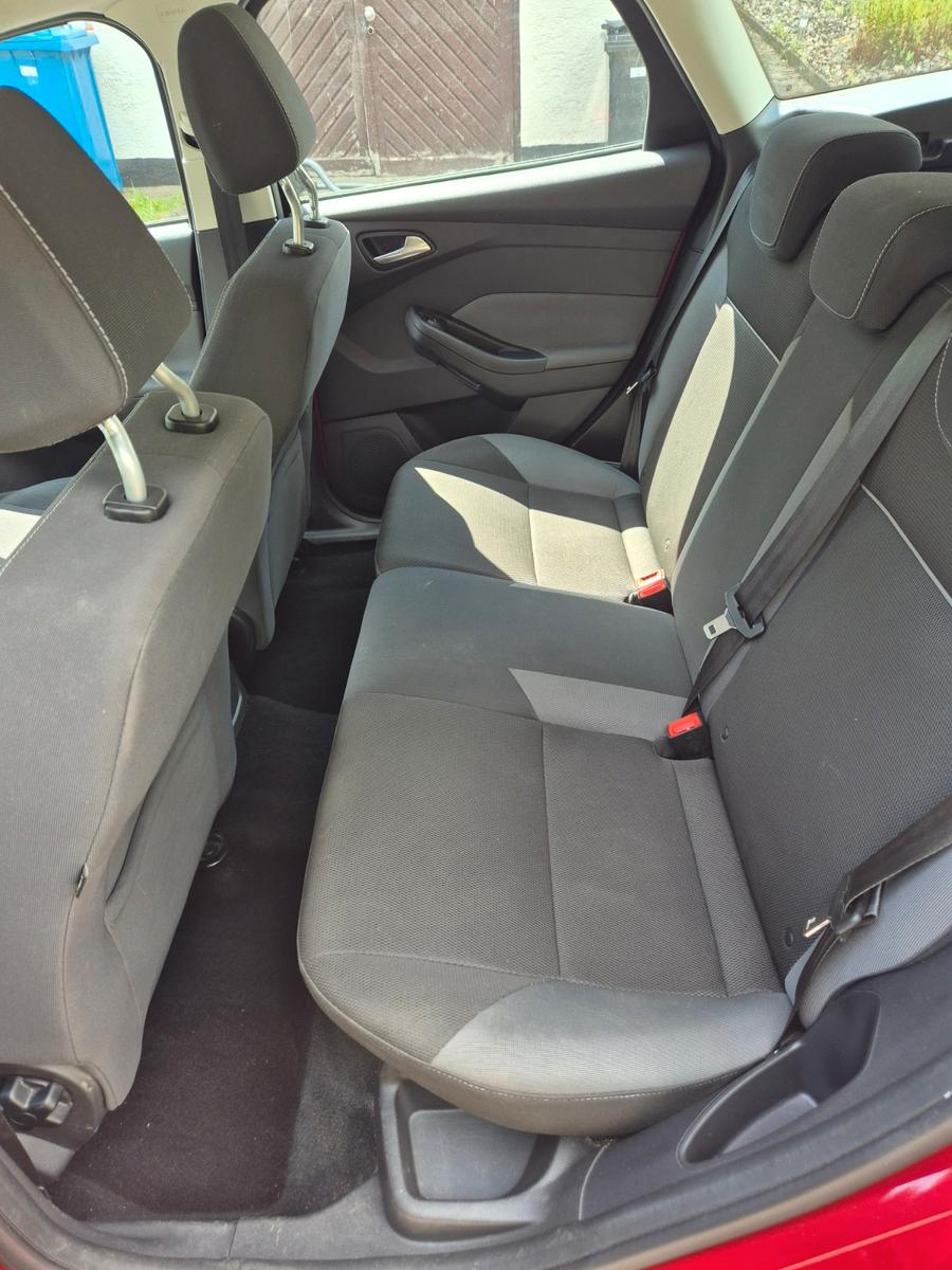 Ford Focus 2011 — photo 11
