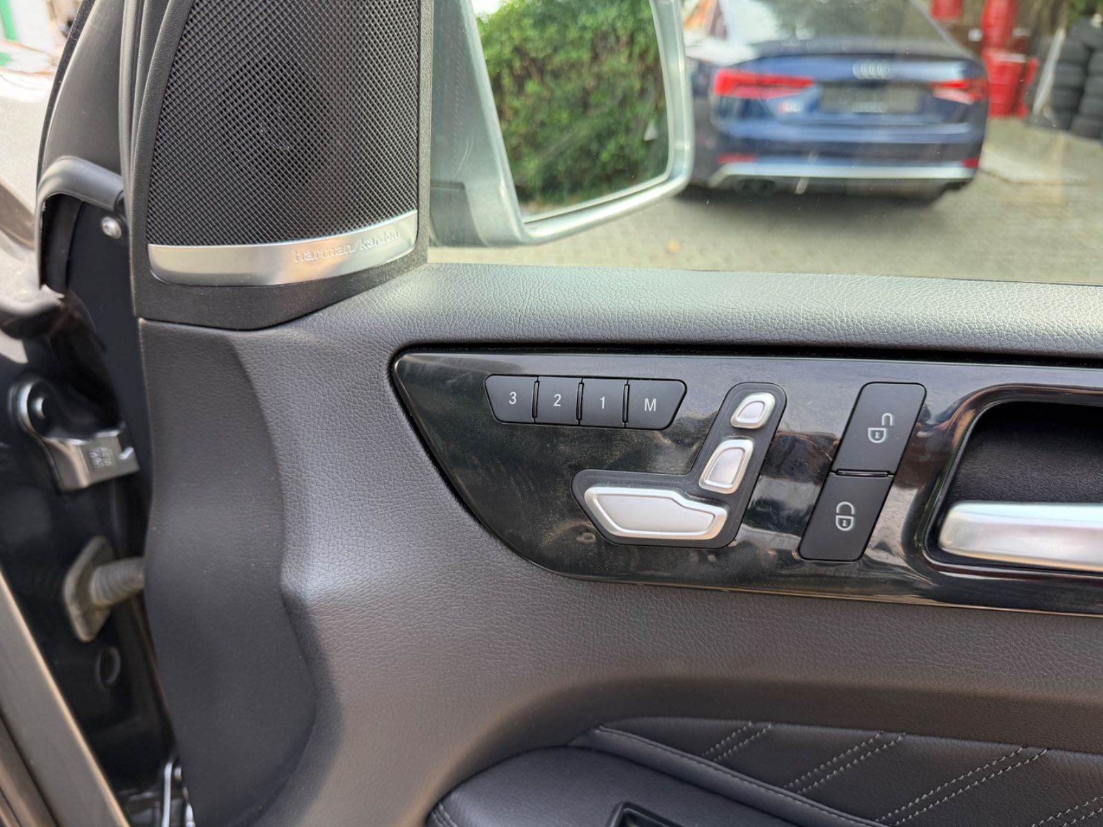 Fahrzeugabbildung Mercedes-Benz GLE 350 d 4Matic AMG LINE NEUER MOTOR VOLLAUSST.