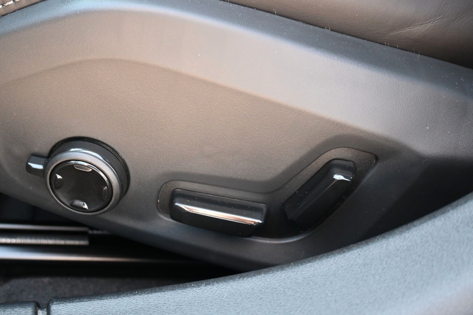 Fahrzeugabbildung Volvo V90 B4 D AWD Cross Country *Pano*STDHZG*ACC