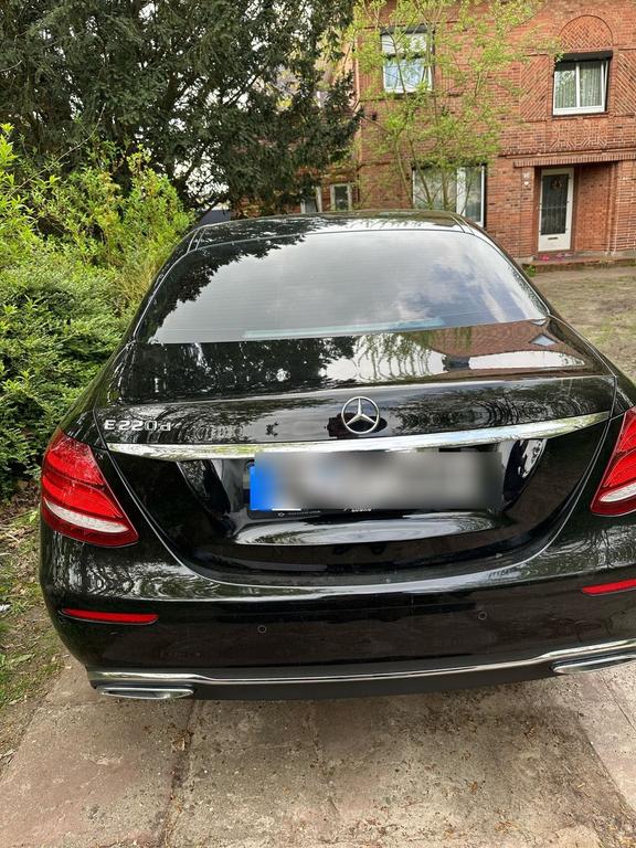 Mercedes-Benz E 220
