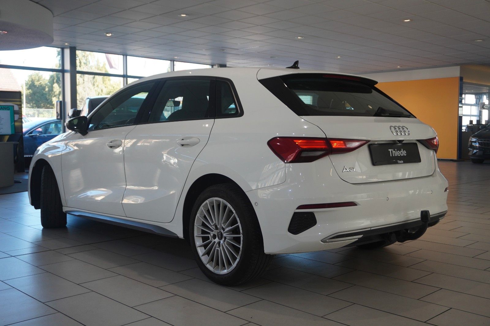 Fahrzeugabbildung Audi A3 Sportback 35 TFSI ADVANCED NAVI/SH/KAMERA/AHK