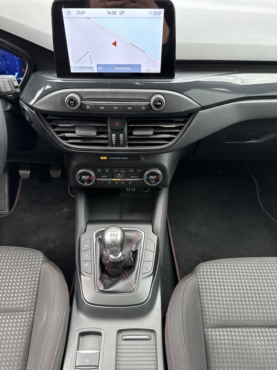 Fahrzeugabbildung Ford Focus Turnier 2.0 EB ST-Line X NAV+LED+PANO+KAM