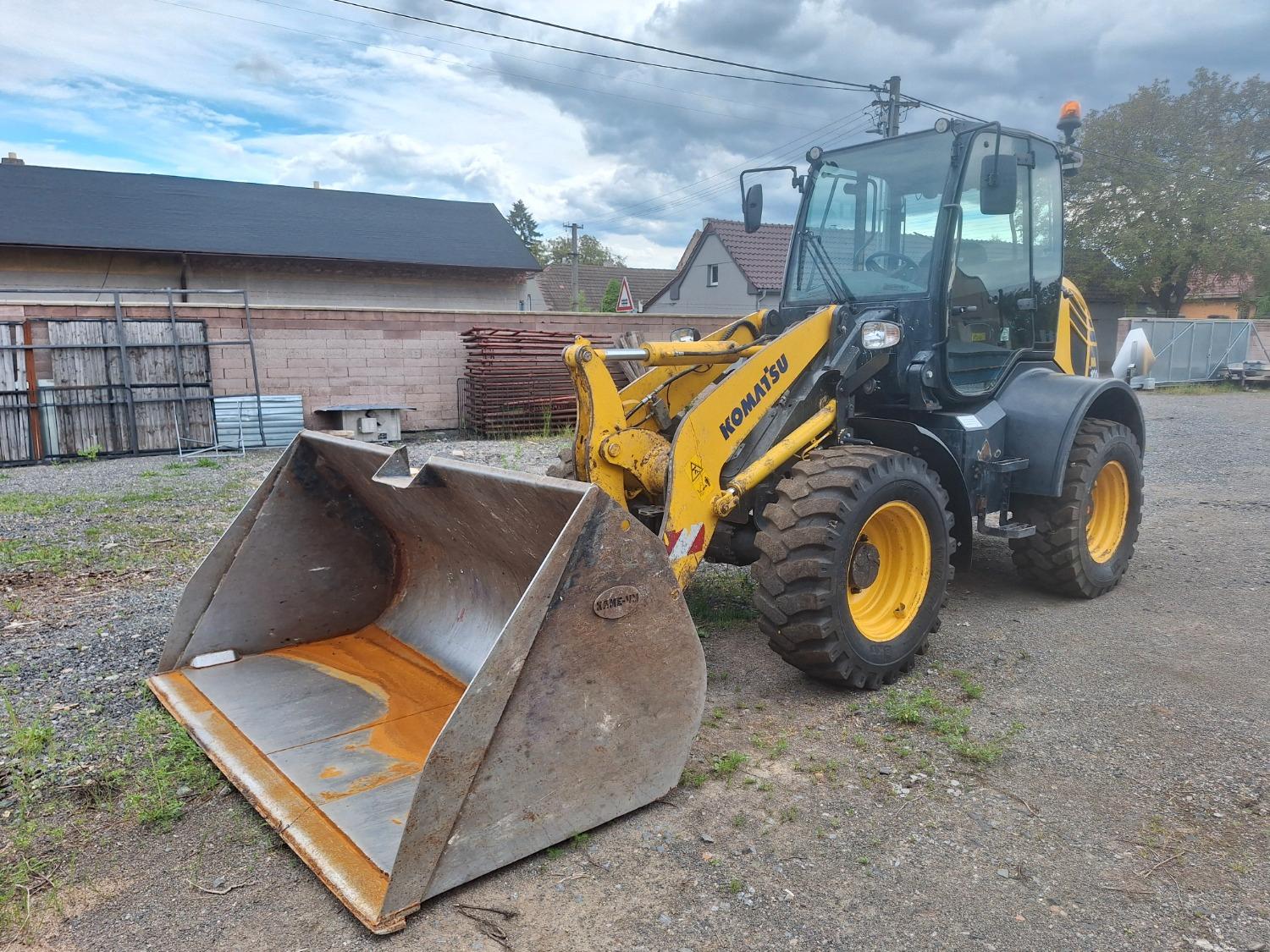 Komatsu WA 100M 8E0 4X4